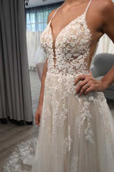 Ivory Tulle A-line V-neck Spaghetti Straps Lace Appliques Wedding Dresses